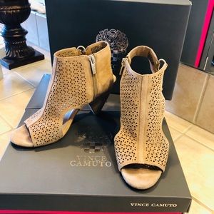 Vince Camuto
Eadon Cutout Sandal